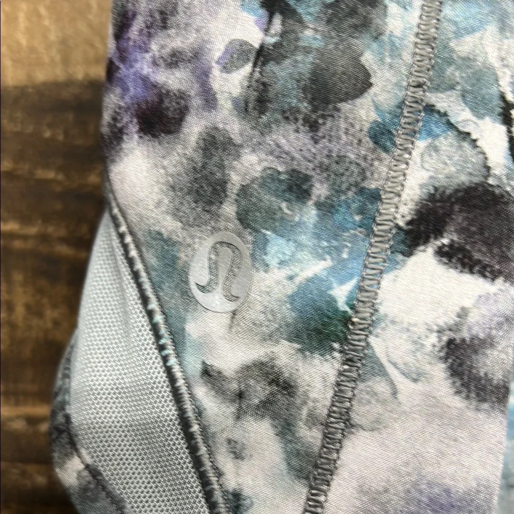 Lululemon Hotty Hot Low Rise Short 2.5